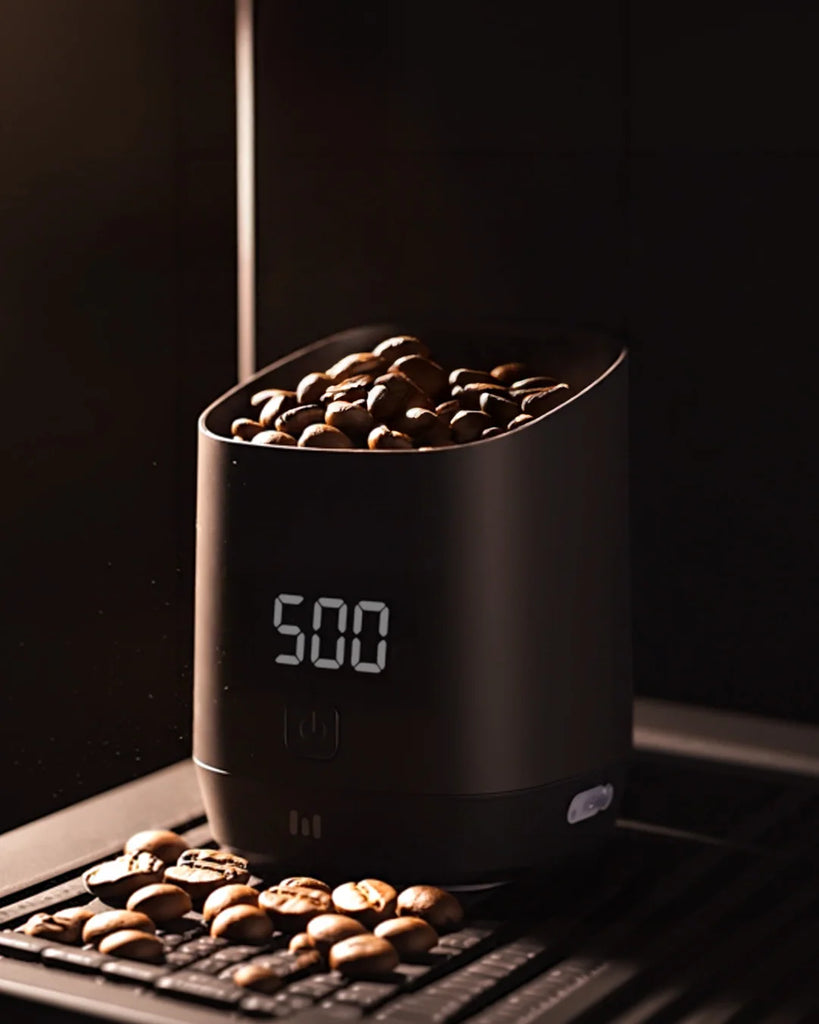 MACNOA digital coffee dosing cup Qatar with USB Type-C rechargeable design